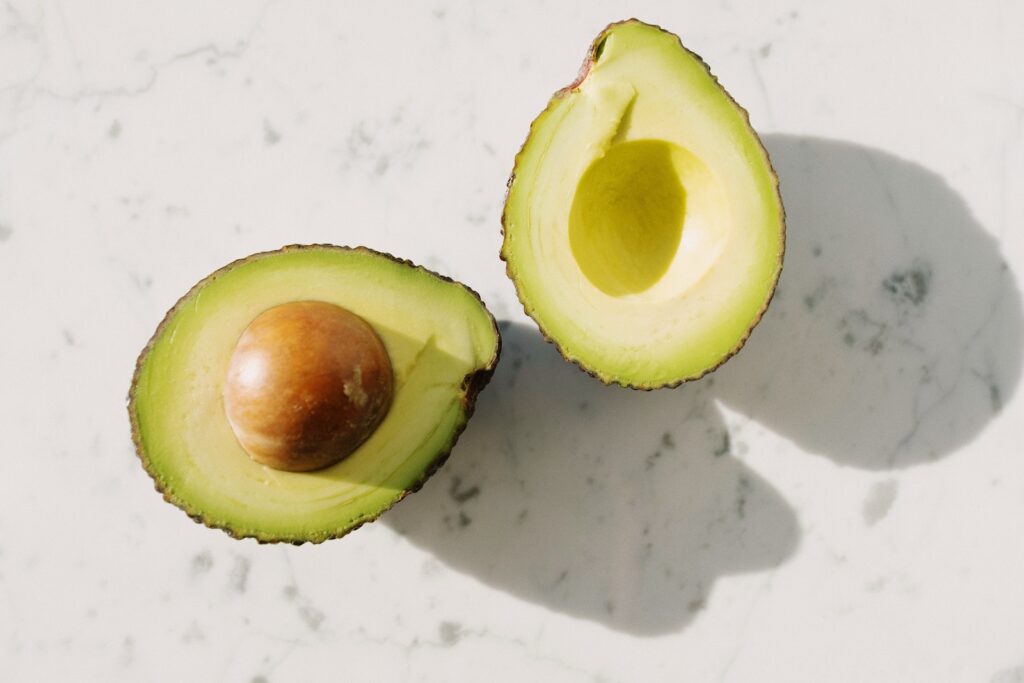 Pros And Cons of Eating Avocado Seeds And Their Use in Powder Form in Cooking